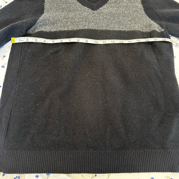 Men’s Medium Calvin Klein Premium Woolrich 100% Wool Sweater. Dark & Light Grey. - Picture 3 of 16